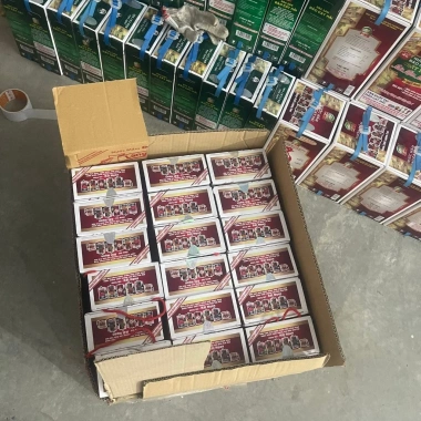 Nước mắm sá sùng thượng hạng 45N độ đạm cao 500ml hộp 2 chai 351.000 VND 6 Nước mắm sá sùng thượng hạng 45N độ đạm cao 500ml hộp 2 chai 351.000 VND 6