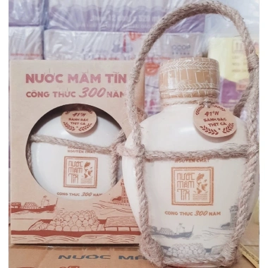 Nước mắm Tĩn Phan Thiết 41° Đạm 500ml bình gốm - Giá ưu đãi 295.000₫ 4 Nước mắm Tĩn Phan Thiết 41° Đạm 500ml bình gốm - Giá ưu đãi 295.000₫ 4