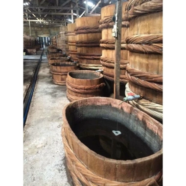 Nước mắm truyền thống Phan Thiết HT nhãn vàng 20 độ đạm - 10 chai 5 lít, giá ưu đãi 210.000đ 6