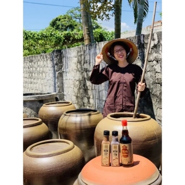 Nước Mắm Ủ Chum Sành Truyền Thống 24 Tháng - Chai Thủy Tinh 500ml Giá Ưu Đãi 140.000 VND