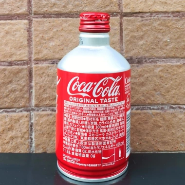Nước Ngọt Coca Cola 300ml Chai Nhôm Nắp Vặn HSD 09/2.026 - Giá 45.000 VNĐ, nhập Nhật Bản 3