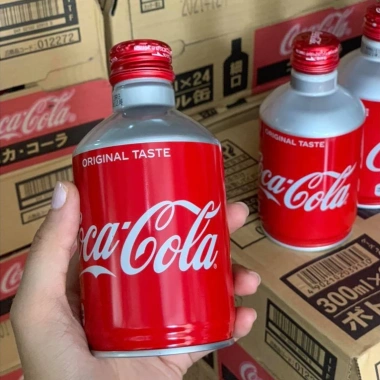 Nước Ngọt Coca Cola 300ml Chai Nhôm Nắp Vặn HSD 09/2.026 - Giá 45.000 VNĐ, nhập Nhật Bản 4
