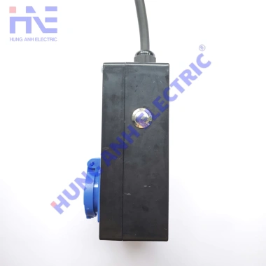 Ổ Cắm Tiếp Địa & Mạch Xử Lí Sạc Xe BYD, Vinfast, Wuling Mini, JAECOO J7/OMODA - Màn Vôn, Giá 950k 8 Ổ Cắm Tiếp Địa & Mạch Xử Lí Sạc Xe BYD, Vinfast, Wuling Mini, JAECOO J7/OMODA - Màn Vôn, Giá 950k 8