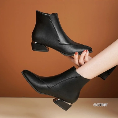 OGT007 Boots nữ cao gót cổ ngắn mũi nhọn Giày thời trang Hàn Quốc chỉ 424.800₫