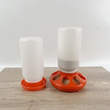 Ống Đựng Thức Ăn Tự Động 24cm 1L Nhựa PP An Toàn cho Gà Con, Chim, Gia Cầm - Giá 85.000₫ 5