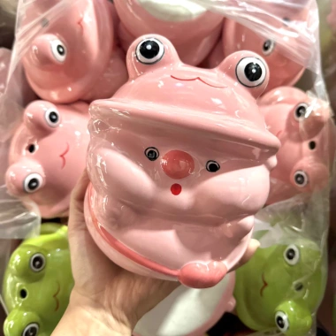 Ống heo ếch sứ đựng tiền - Lợn đất cute trang trí, quà tặng dễ thương, giá ưu đãi 79.000₫ 3 Ống heo ếch sứ đựng tiền - Lợn đất cute trang trí, quà tặng dễ thương, giá ưu đãi 79.000₫ 3