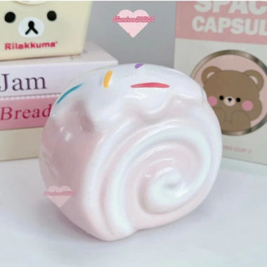 Ống tiết kiệm Bánh Cuộn Kem cute lỗ tròn C12xD14xR10 Quà tặng, trang trí, đựng tiền TIEMHEOSODA