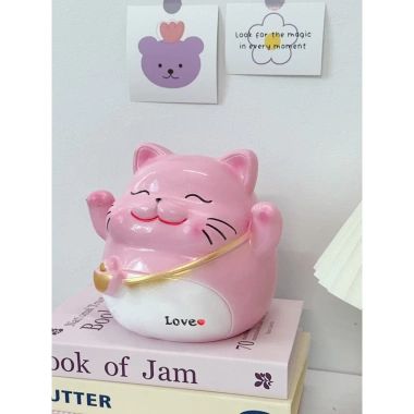Ống tiết kiệm Mèo Thần Tài cute đeo túi thỏi vàng – Quà tặng Tiệm Heo SODA, giảm còn 69.900₫