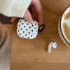 Ốp lưng AirPods Pro 2/3/4 màu trắng, vỏ silicon mềm, chống sốc, móc khóa, thiết kế dễ thương 6