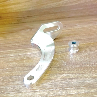 Pas bas giữ má đùm CNC gắp sau đĩa, gắp nhôm EXCITER 2.010-2.011 150CC - 159.000₫ 4 Pas bas giữ má đùm CNC gắp sau đĩa, gắp nhôm EXCITER 2.010-2.011 150CC - 159.000₫ 4