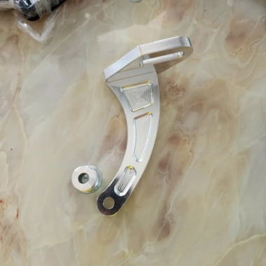 Pas Giữ Má Đùm CNC Xuống Thắng Đùm Gắp Sau Đĩa Exciter 2.010 2.011 Ex135 Ex150 - Giá ưu đãi 159.000₫