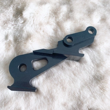 Pát sau Winner SONIC 220mm đĩa đối xứng CNC nguyên khối đen bóng - Giá ưu đãi 315.000₫ 4 Pát sau Winner SONIC 220mm đĩa đối xứng CNC nguyên khối đen bóng - Giá ưu đãi 315.000₫ 4
