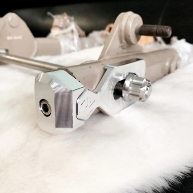 Pát tăng sên âm kèm nẹp gắp cho Cup 125 - CNC sáng bóng, ôm gắp vừa khít, giá 290.000