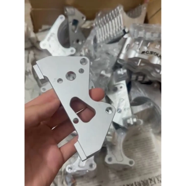 Pát trụ gắp V2 Real 100mm cho heo - Giá ưu đãi 270.000 VNĐ, giảm từ 342.900
