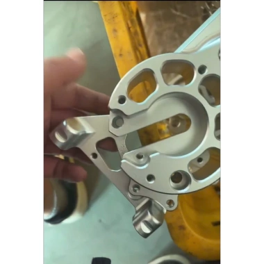 Pát trụ gắp V2 Real 100mm cho heo - Giá ưu đãi 270.000 VNĐ, giảm từ 342.900