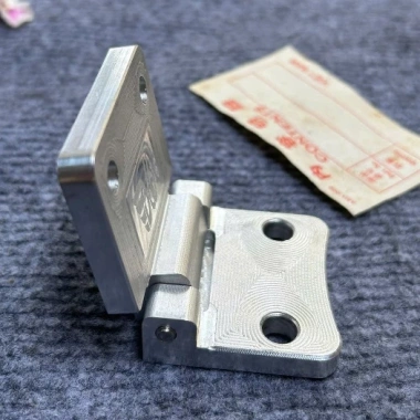 Pát Yên Nhôm CNC cho Cub Đèn Tròn 81-88 Custom Cao Cấp, Giá chỉ 285.000 VNĐ
