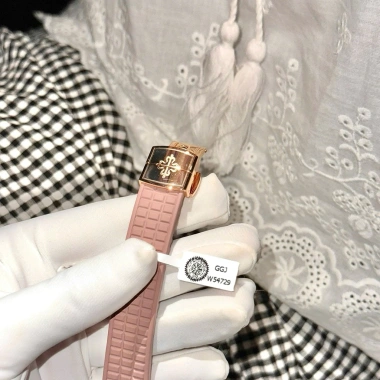 Patek 5.072 bọc vàng 18k, kim cương baguet moissanite 35mm - máy thuỵ sỹ 2.892, kính shaphie nguyên khối, giá ưu đãi 35 triệu 4 Patek 5.072 bọc vàng 18k, kim cương baguet moissanite 35mm - máy thuỵ sỹ 2.892, kính shaphie nguyên khối, giá ưu đãi 35 triệu 4