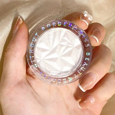Phấn bắt sáng tạo khối Highlight Miss Beauty nhũ kim tuyến lấp lánh - Giá 35.000đ, phù hợp tiệc tối 8