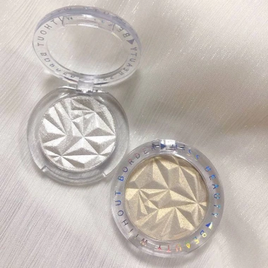Phấn bắt sáng tạo khối Highlight Miss Beauty nhũ kim tuyến lấp lánh - Giá 35.000đ, phù hợp tiệc tối 9