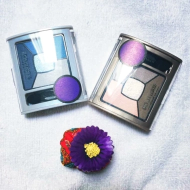 Phấn mắt Bourjois Smoky Stories - màu đậm, bền màu, giá chỉ 360.000 VND (giảm 72.000 VND) Phấn mắt Bourjois Smoky Stories - màu đậm, bền màu, giá chỉ 360.000 VND (giảm 72.000 VND)