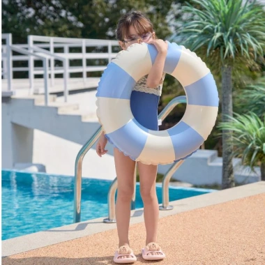 Phao bơi tròn đa màu PVC cao cấp cho bé và người lớn tập bơi - Giá ưu đãi 55.000₫ 5 Phao bơi tròn đa màu PVC cao cấp cho bé và người lớn tập bơi - Giá ưu đãi 55.000₫ 5