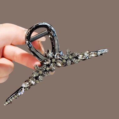 Phụ Kiện Tóc Siêu Cổ Tích Pha Lê Hoa Kích Thước Lớn Kim Loại Đen – Vuốt Tóc Cao Cấp, Kẹp Nữ, Mũ Lưng Đầu 2 Phụ Kiện Tóc Siêu Cổ Tích Pha Lê Hoa Kích Thước Lớn Kim Loại Đen – Vuốt Tóc Cao Cấp, Kẹp Nữ, Mũ Lưng Đầu 2