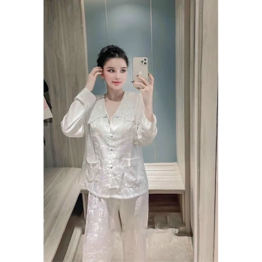 Pijama lụa gấm cao cấp, mềm mịn, thấm hút, Lụa Quảng Châu - Giảm còn 419.000₫ 6 Pijama lụa gấm cao cấp, mềm mịn, thấm hút, Lụa Quảng Châu - Giảm còn 419.000₫ 6