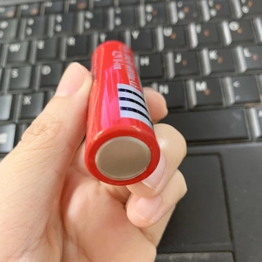 Pin sạc UtraFire 18.650 đỏ 6.800mAh 4.2V - Dung lượng cao, giá chỉ 24.000₫
