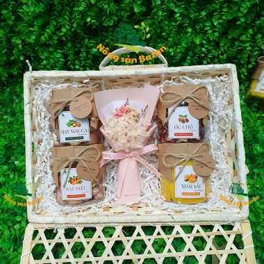 Quà Tết 2.026 Hộp Quà Sang Trọng Hạt Dinh Dưỡng Set Quà Đối Tác Vali4Đ Giá 371.200₫