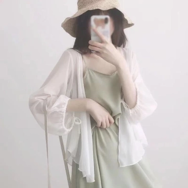Quần áo chống nắng nữ Dòng Chảy Mỏng, nhẹ phù hợp Cardigan NDTG, giá 75.600₫ 3 Quần áo chống nắng nữ Dòng Chảy Mỏng, nhẹ phù hợp Cardigan NDTG, giá 75.600₫ 3