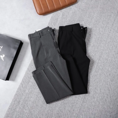 Quần âu Tapered Pants Torano cạp chun thêu logo vừa vặn tôn dáng 699.000₫ 4 Quần âu Tapered Pants Torano cạp chun thêu logo vừa vặn tôn dáng 699.000₫ 4