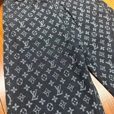 Quần Bò Jeans Nữ Dáng Suông Lưng Cao Tôn Dáng Quảng Châu Cao Cấp 427.500₫ 7 Quần Bò Jeans Nữ Dáng Suông Lưng Cao Tôn Dáng Quảng Châu Cao Cấp 427.500₫ 7