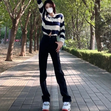 Quần denim nữ thắt lưng khóa phong cách retro Y2K thời thượng - Giá 501.120 VND 8 Quần denim nữ thắt lưng khóa phong cách retro Y2K thời thượng - Giá 501.120 VND 8