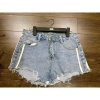 Quần đùi jean sọc trắng size L giá ưu đãi 25.000đ chỉ 31.750đ giảm ngay 2