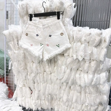 Quần đùi short jean nữ lưng cao thêu thời trang MS05 Giá chỉ 139k