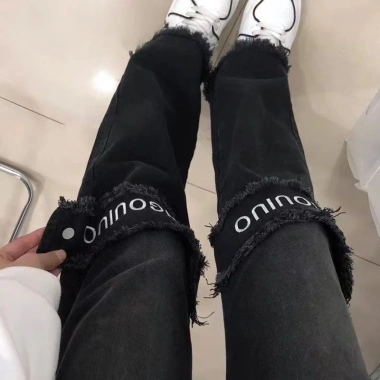 Quần jean dài ống rộng Mỹ retro, cá tính cho nam nữ - Giá ưu đãi 648.648 VND 8 Quần jean dài ống rộng Mỹ retro, cá tính cho nam nữ - Giá ưu đãi 648.648 VND 8