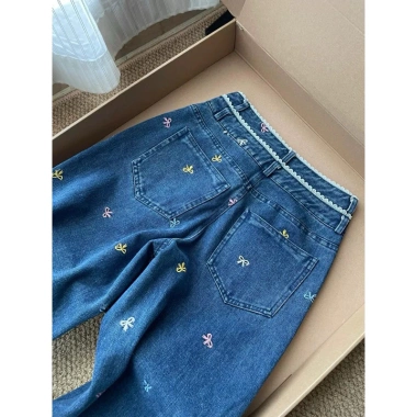 Quần jean denim ống đứng thêu nơ ren phong cách Hàn Quốc, giá chỉ 300.000 VND 4