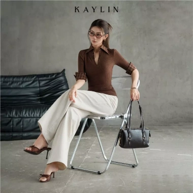 Quần jean KAYLIN form suông denim dày dặn Retro 10/2.025 giảm còn 600.000 VND 3 Quần jean KAYLIN form suông denim dày dặn Retro 10/2.025 giảm còn 600.000 VND 3