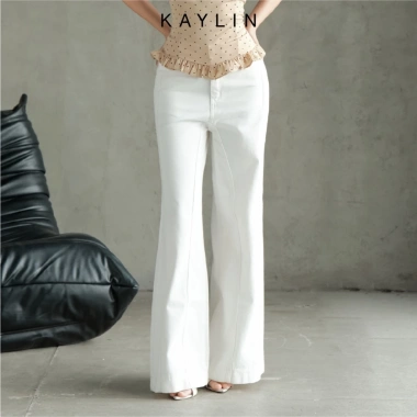 Quần Jean Kaylin Suông Ống Loe Denim Dày Dặn BST Thu Đông 2.025 - Giá 600.000₫ 6 Quần Jean Kaylin Suông Ống Loe Denim Dày Dặn BST Thu Đông 2.025 - Giá 600.000₫ 6