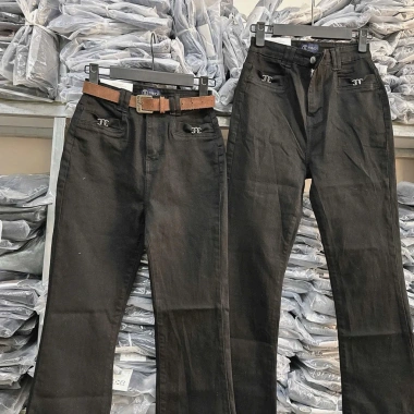 Quần jean nữ ống loe túi ngang đính charm - Hack dáng thời trang, chỉ 229k