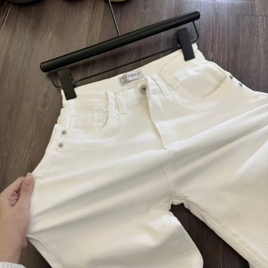 Quần jean ống loe trắng cạp cao, túi viền lưng cao, co giãn, tôn dáng - 229k