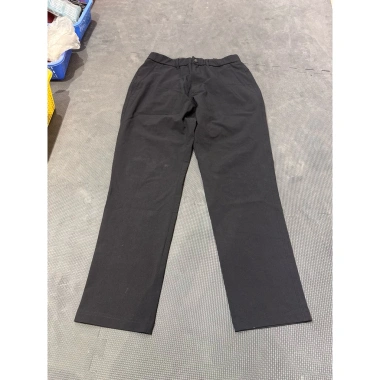 Quần jean VD21 – Giá 40.000 (giảm từ 50.000), chất liệu mềm, dáng chuẩn