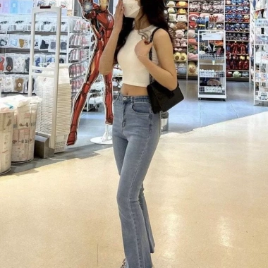 Quần Jeans bò loe form nhỏ dáng ôm co dãn nhẹ 4 chiều Giá chỉ 127k giảm mạnh 4 Quần Jeans bò loe form nhỏ dáng ôm co dãn nhẹ 4 chiều Giá chỉ 127k giảm mạnh 4