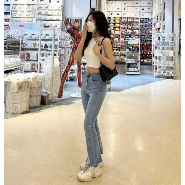Quần Jeans bò loe form nhỏ dáng ôm co dãn nhẹ 4 chiều Giá chỉ 127k giảm mạnh 9 Quần Jeans bò loe form nhỏ dáng ôm co dãn nhẹ 4 chiều Giá chỉ 127k giảm mạnh 9