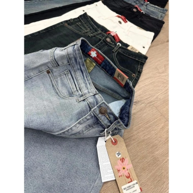 Quần Jeans Culottes Suông Trơn Dài LV ẢNH TỰ CHỤP Giá chỉ 375.000₫ giảm 105.000₫ 7 Quần Jeans Culottes Suông Trơn Dài LV ẢNH TỰ CHỤP Giá chỉ 375.000₫ giảm 105.000₫ 7