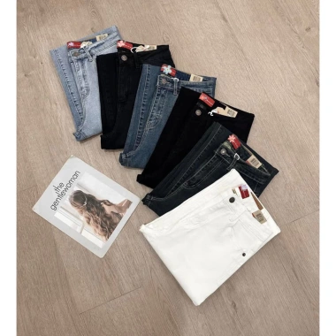 Quần Jeans Culottes Suông Trơn Dài LV ẢNH TỰ CHỤP Giá chỉ 375.000₫ giảm 105.000₫ 8 Quần Jeans Culottes Suông Trơn Dài LV ẢNH TỰ CHỤP Giá chỉ 375.000₫ giảm 105.000₫ 8