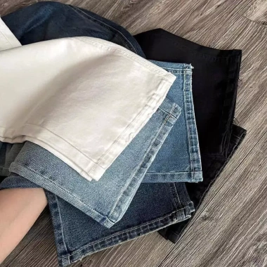 Quần Jeans Culottes Suông Trơn ZR Nẹp Túi Mài Lai – Giá 375.000đ, giảm 86.250đ