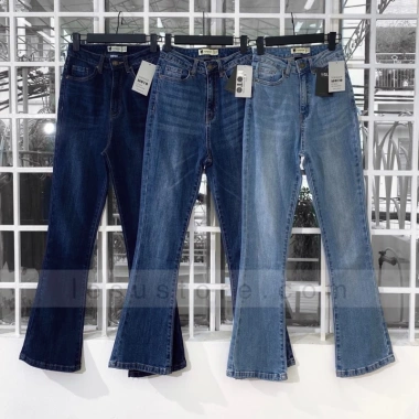 Quần Jeans Loe Trơn Dài 9 Tấc - Ảnh Tự Chụp Giá gốc 442.800 - Giá sale 360.000