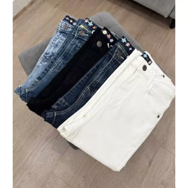 Quần Jeans Loe Trơn Dài Lai To TMH Ảnh Tự Chụp Giá 395.000 Giảm 20% 7 Quần Jeans Loe Trơn Dài Lai To TMH Ảnh Tự Chụp Giá 395.000 Giảm 20% 7