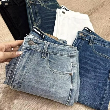 Quần Jeans Loe Trơn Dáng Dài Ảnh Tự Chụp - Giá Gốc 477.950, Giảm còn 395.000 VND